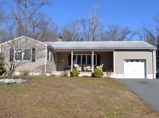 206 Pleasant Run Rd, Neshanic Station, NJ 08853