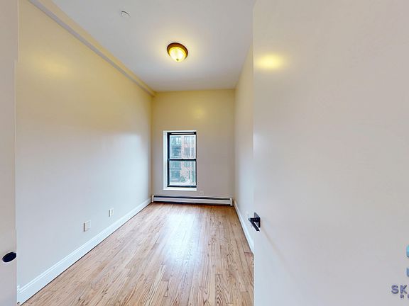 4th image of 429 Pulaski St