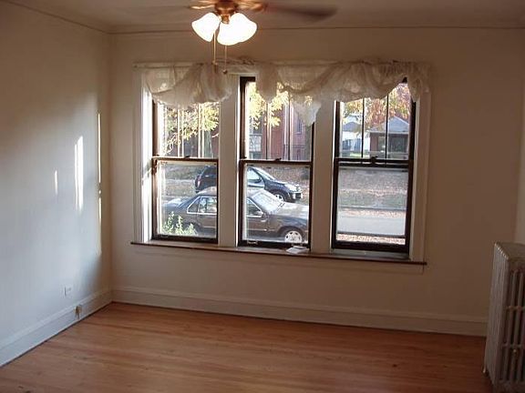 4th image of 3735 N Leclaire Ave #1