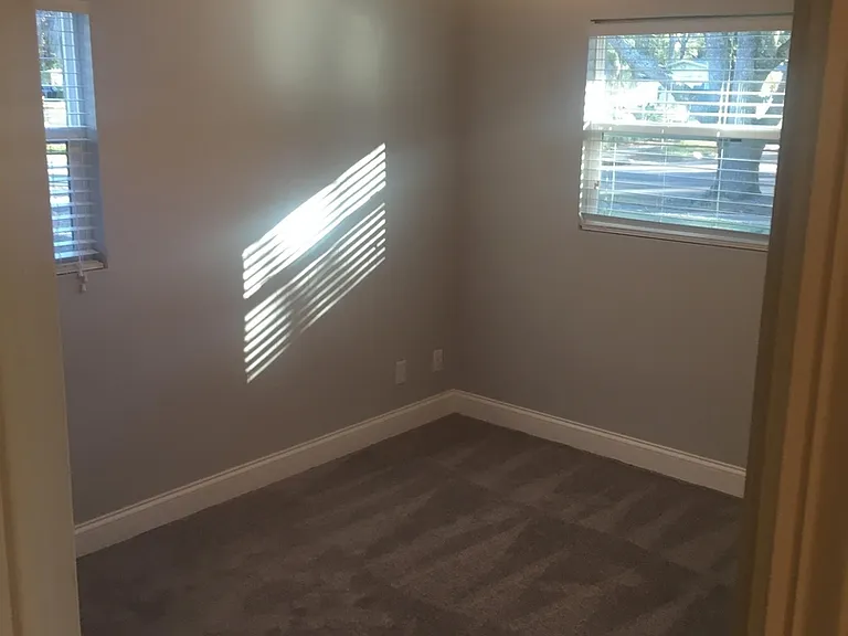 1516 NE 30th Ave — Photo 15