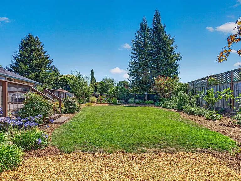 2020 Rivera Dr — Photo 38