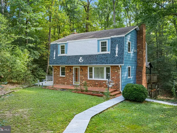 275 Castle Dr, Montross, VA 22520