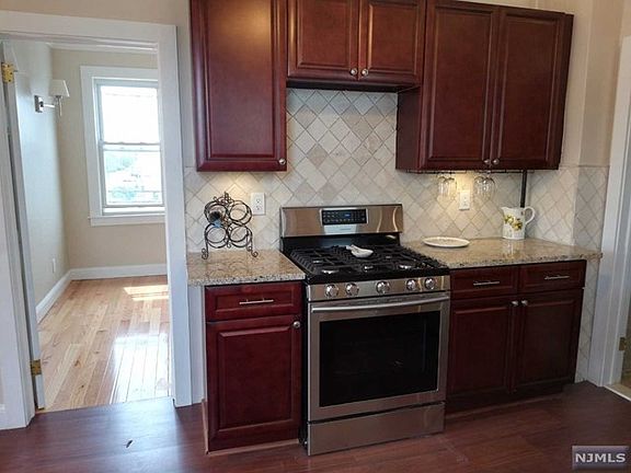 3rd image of 443 Banta Ave APT 4
