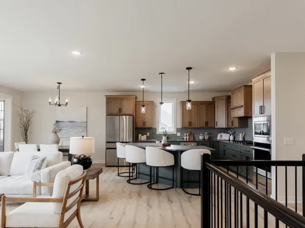 2108 Westpointe Dr, Hastings, MN 55033