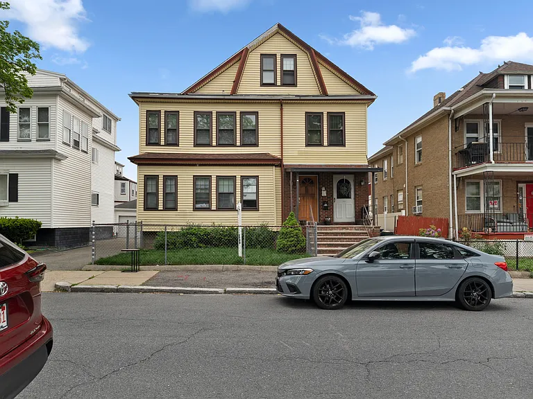 105-107 Saint Andrew Rd #2 — Photo 1