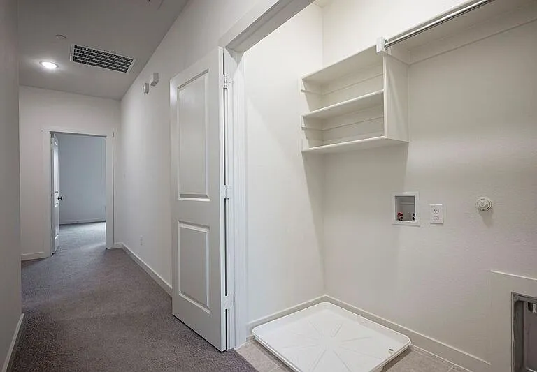 1763 Montgomery Dr — Photo 14