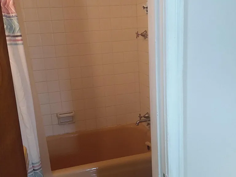 1009 W Friendly Ave #30 — Photo 3