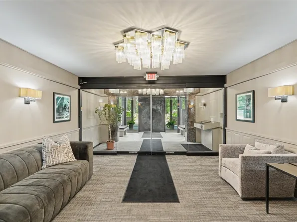 3131 Fleur Dr #208&206, Des Moines, IA 50321