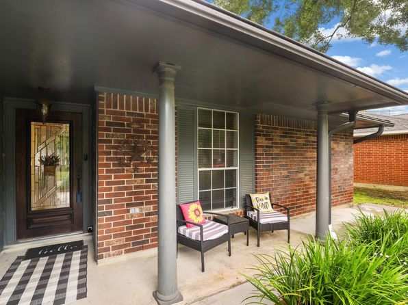 2503 Sherwood Hollow Ln, Kingwood, TX 77339