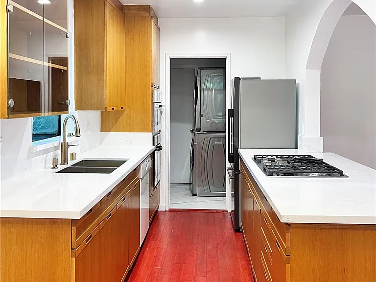 8570 Wonderland Ave — Photo 7