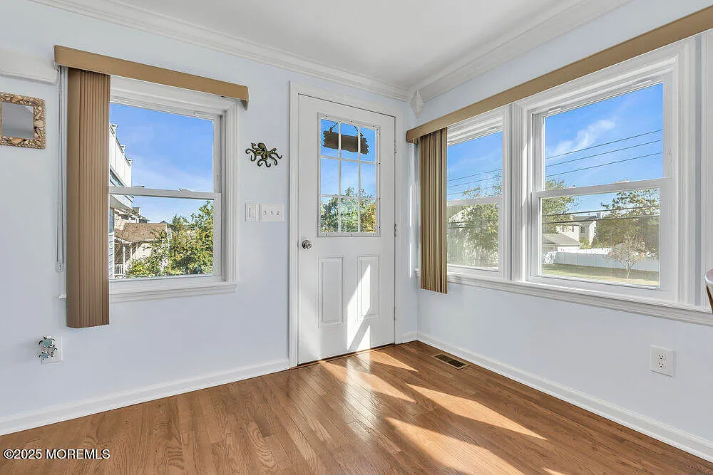 4 bed, 2220 sqft, $5,000 — Photo 4