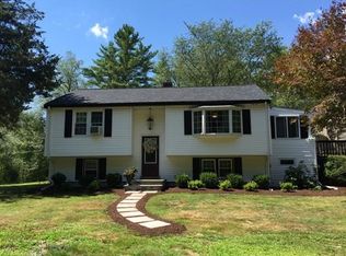 105 Pierce St, Rochester, MA 02770