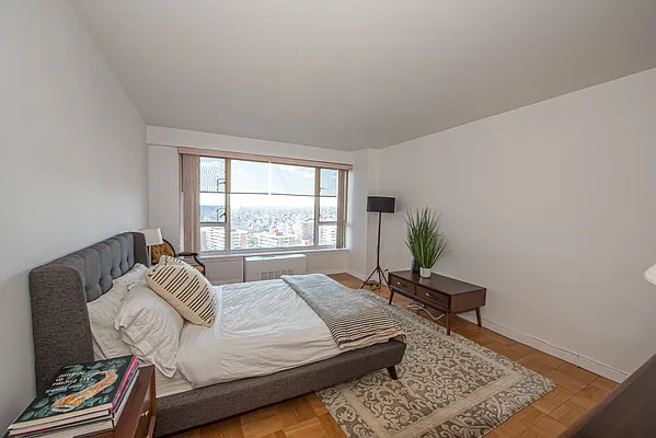 Sold by Lovett Realty, Inc. | media 19