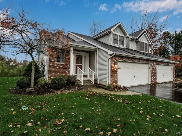 11 Berwick Ln, East Amherst, NY 14051