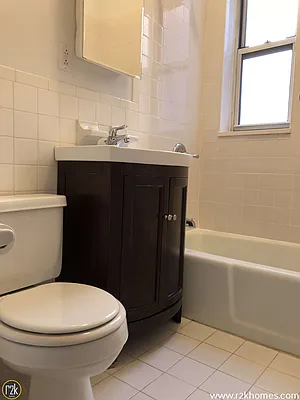 Rented by Realty 2000 Corp | media 18