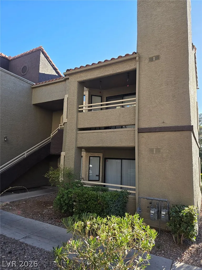 3 bed, 2.0 bath, 1163 sqft, $1,450 — Photo 1