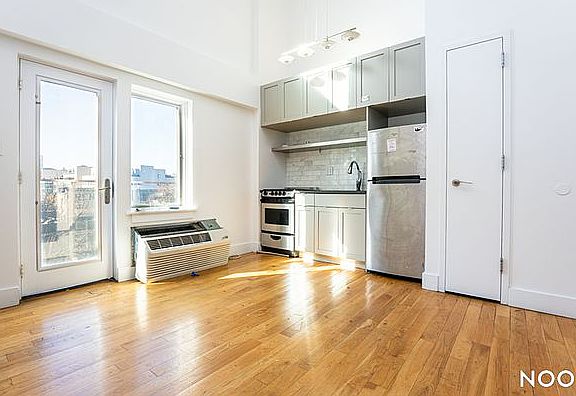 2nd image of 588 Myrtle Ave #406