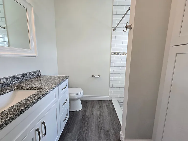 4966 Andrew Ave — Photo 13
