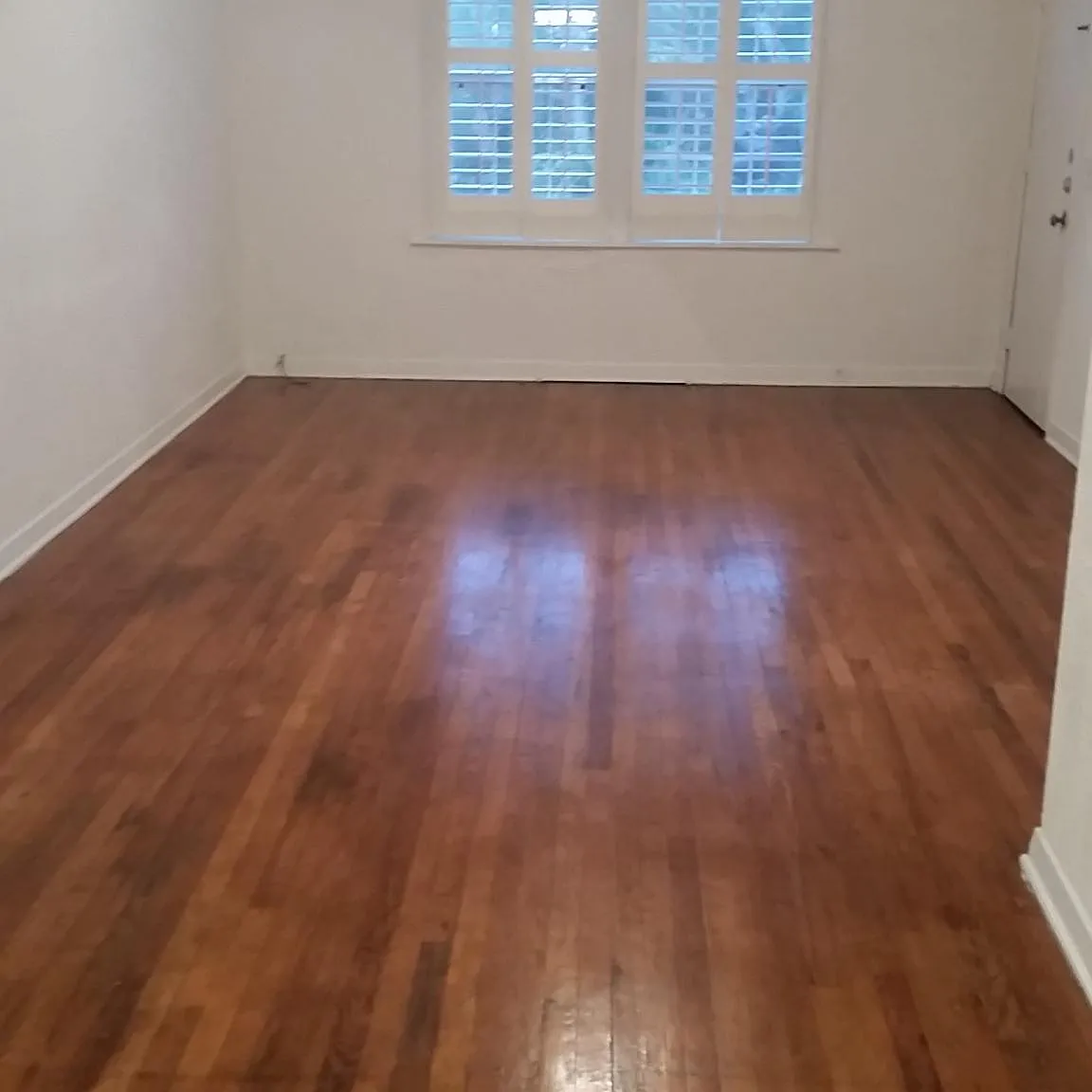 512 Phoenix Ave — Photo 2