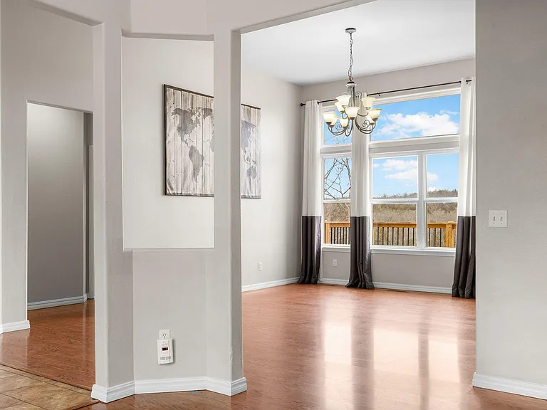 852 Silvercliff Way — Photo 30
