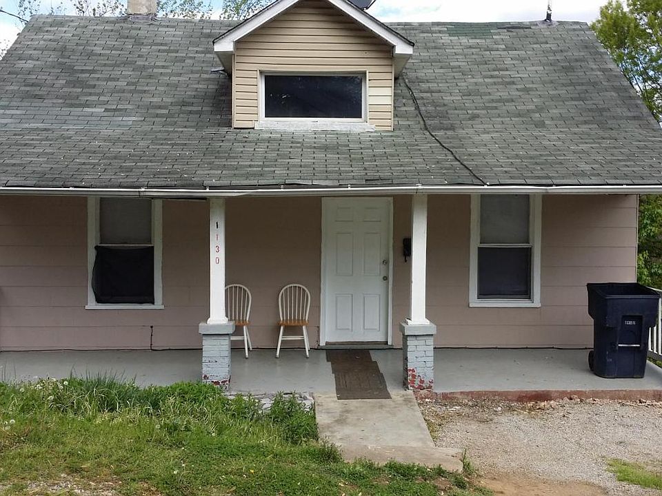 1st image of 1130 12th St SE