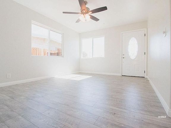 Front Room | Entry