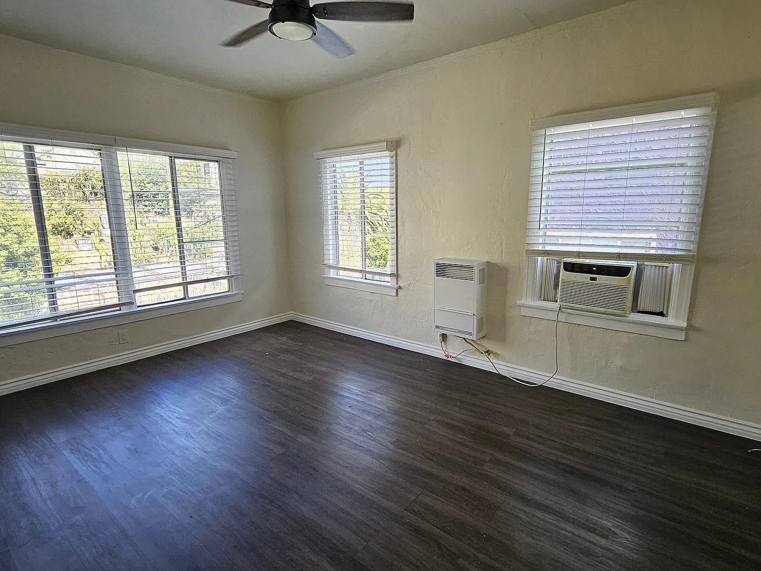 1216 W Court St — Photo 2