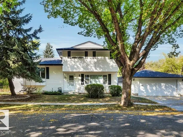 21 Fleetwood Cres, Saint Albert, AB T8N 1R4