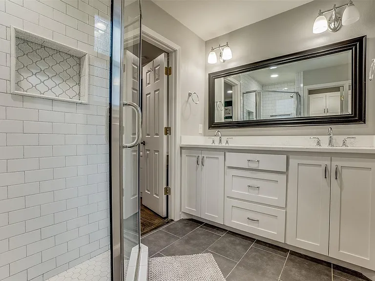 6711 Kingsbury Dr — Photo 17