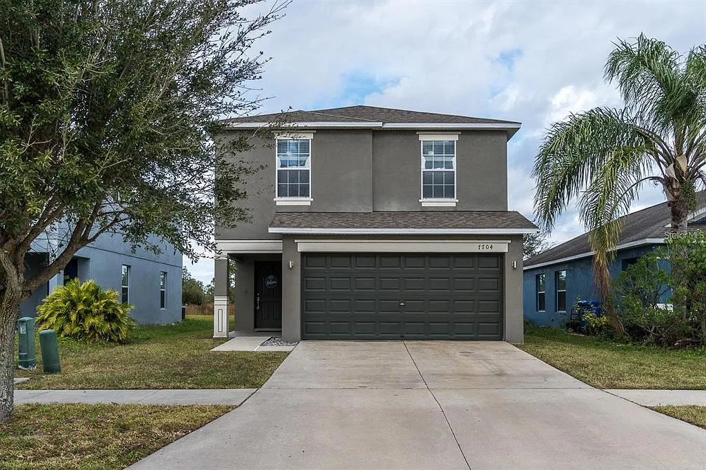 4 bed, 2.5 bath, 1786 sqft, $2,100 — Photo 1