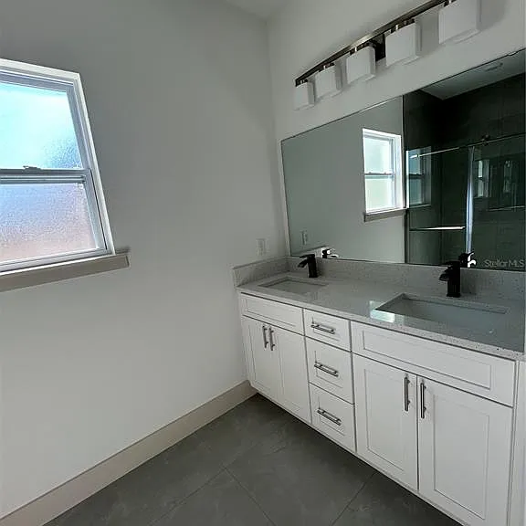 1531 W Gainsboro Ln — Photo 16