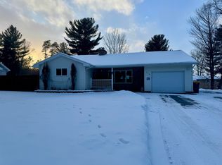 216 Springside Ct, Roscommon, MI 48653