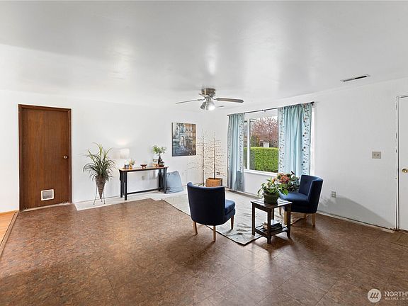 5th image of 739 2nd Avenue NE