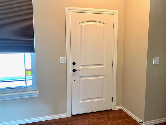 4th image of 5020 Hillsboro Dr