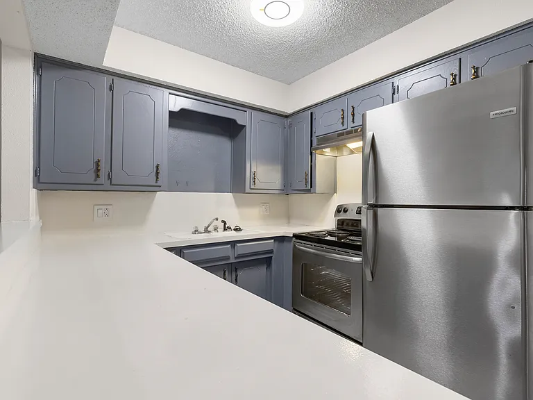 1205 W Texas St — Photo 11