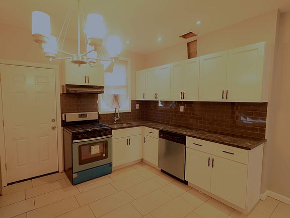 5th image of 80 N 17th St