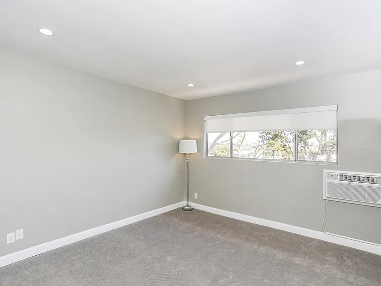 Sepulveda West Apartments — Photo 64