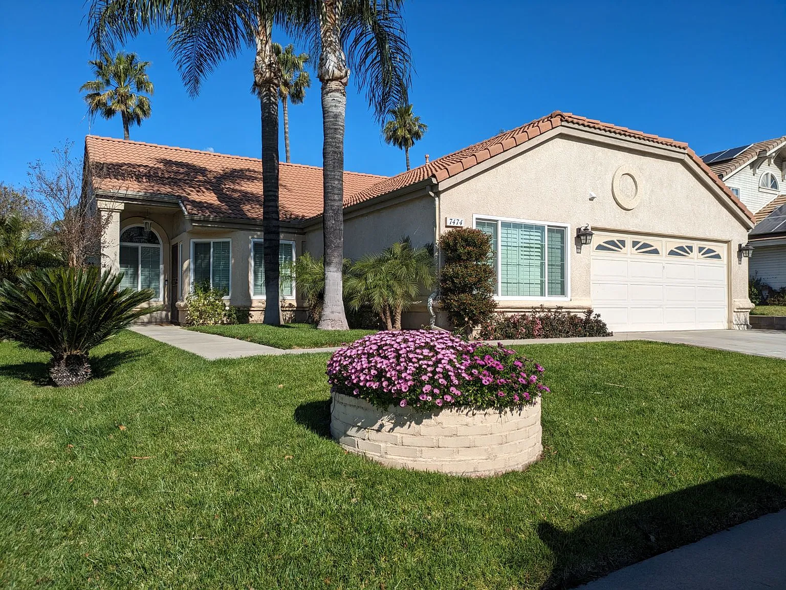 4 bed, 1827 sqft, $3,500 — Photo 1