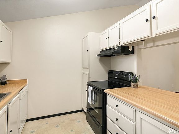 3rd image of 3430 I St NE APT K202