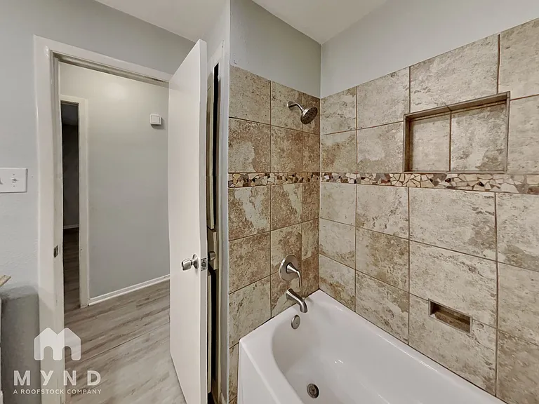904 Redbud St — Photo 21