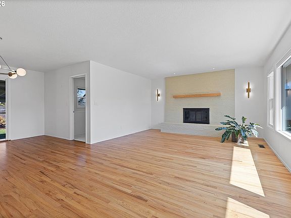 2nd image of 4867 SE Fieldcrest St
