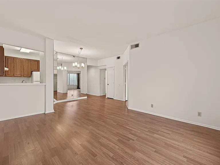 2211 S Braeswood Blvd #23C — Photo 2