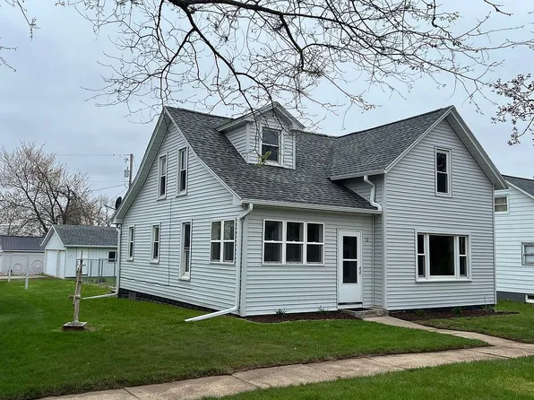 12 2nd Ave W, Elberon, IA 52225