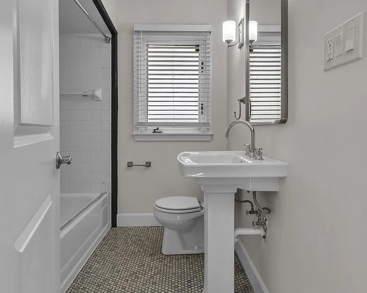 2711 Dorchester Rd — Photo 40