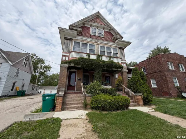 641 W Main St, Galesburg, IL 61401