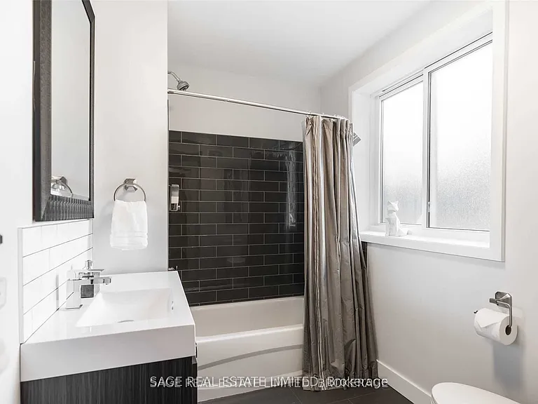 247 Lisgar St — Photo 9
