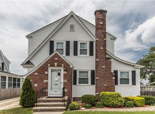 43 Knollwood Ave, Cranston, RI 02910