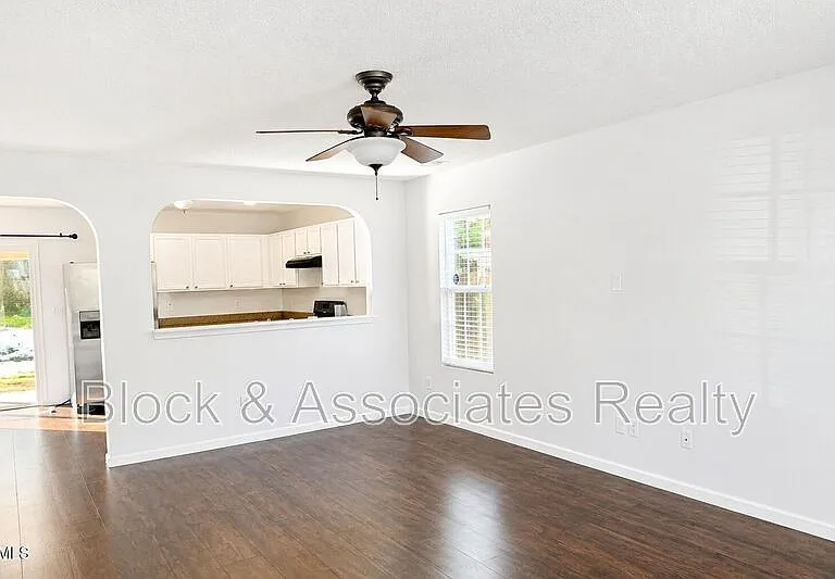 3003 Skybrook Ln — Photo 2