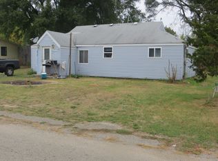 212 Pearl St, Crystal, MI 48818