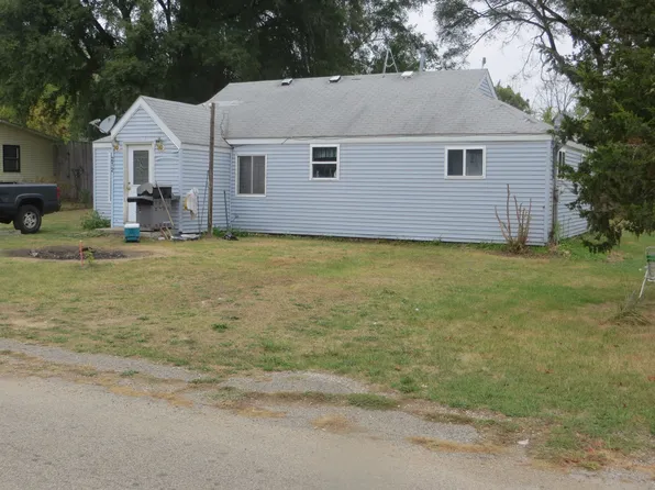 212 Pearl St, Crystal, MI 48818
